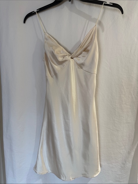 Princess Polly Dresses & Skirts - Princess Polly Ivory Satin Twist-Front Chemise Sz 4